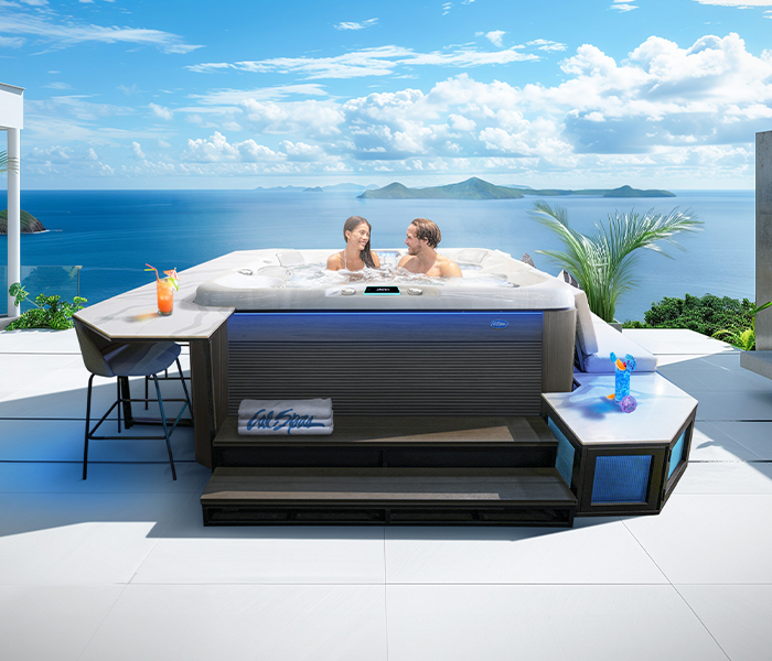 Calspas hot tub being used in a family setting - Fort Walton Beach